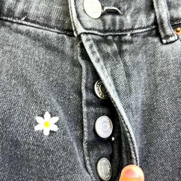 Pacsun - Black Stonewashed Embroidered Daisy High Rise Straight Jeans Size 25 - Picture 8 of 12